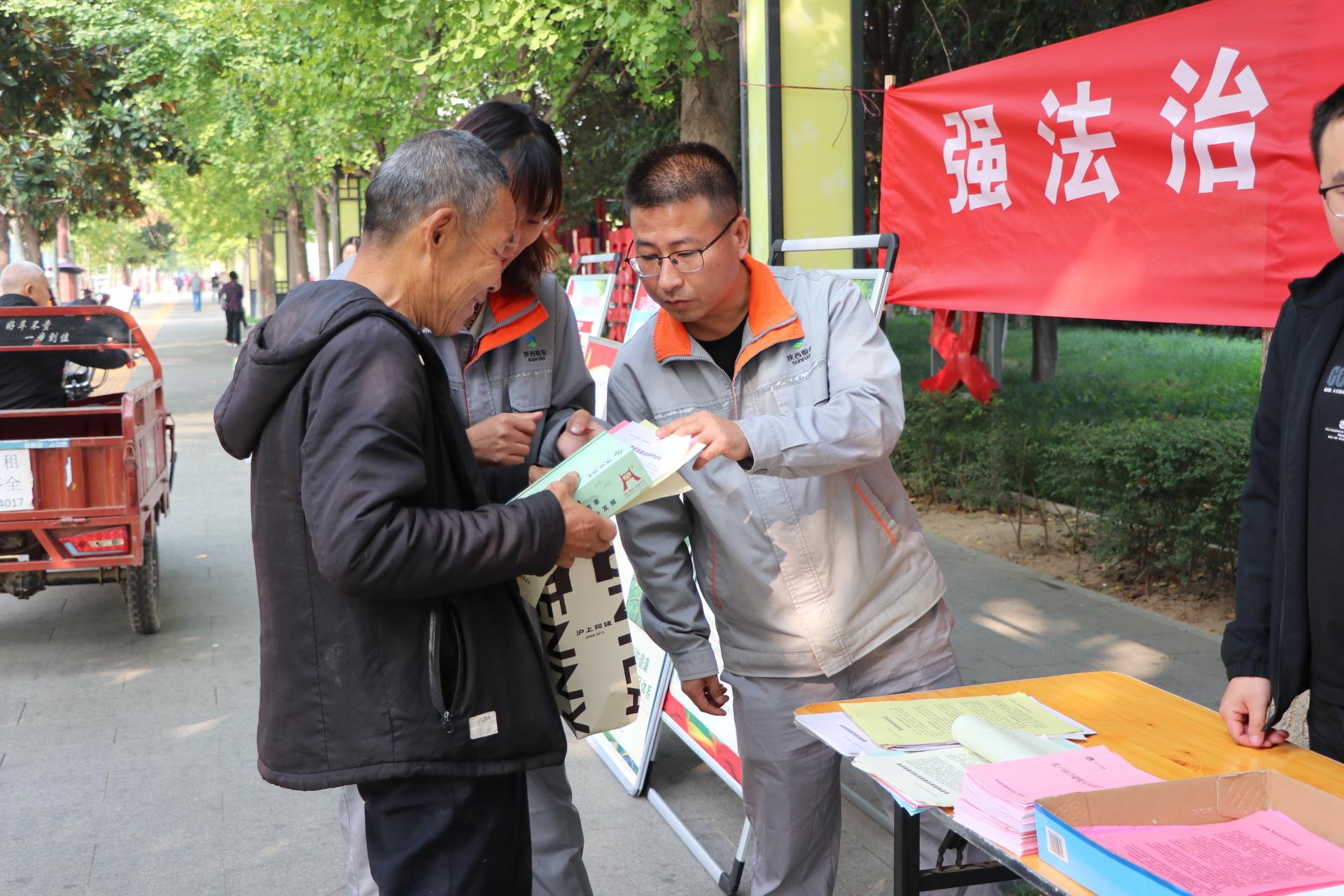 陜儲糧集團：系統(tǒng)掀起全國糧食安全宣傳周活動熱潮